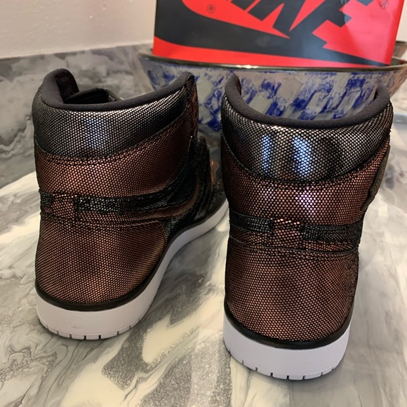 NIKE Women’s Air Jordan 1 HI OG FEARLESS - Picture 8 of 8